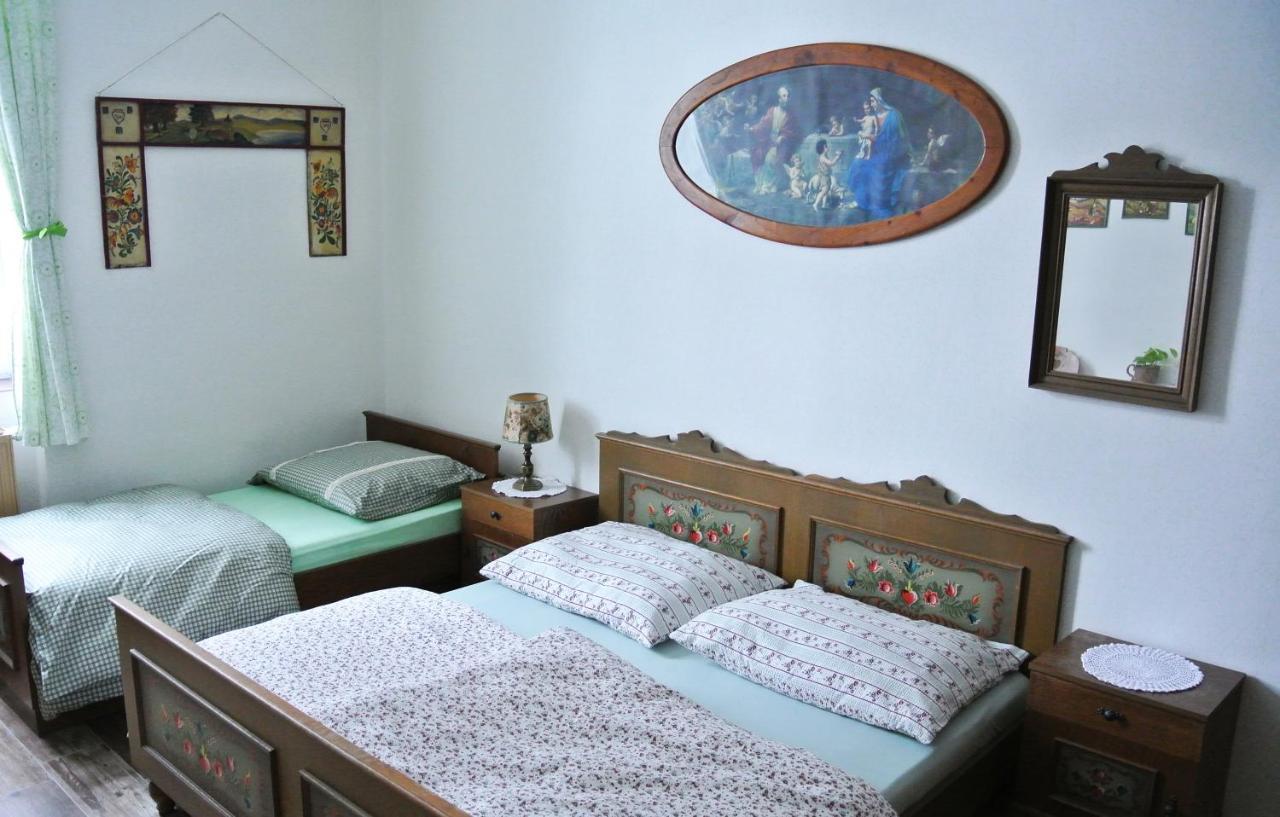 Restaurace A Penzion Ubrousku Prostri Se Нова-Быстршице Экстерьер фото